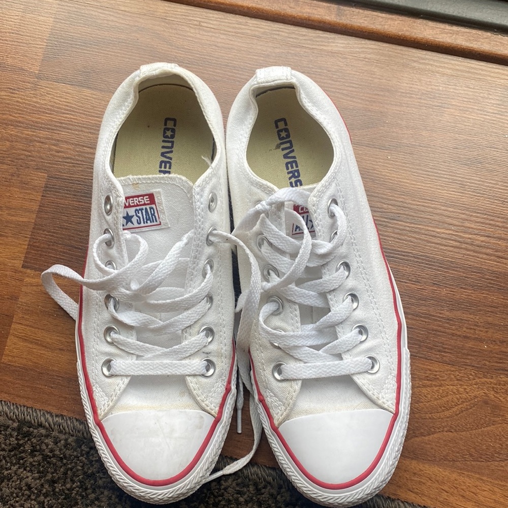 Low rise white Converse